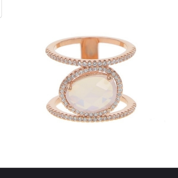 Jewelry - Exquisite White Moon Stone CZ ring in ROSE GOLD plating